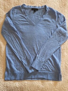 Banana Republic Women’s Merino Wool V-Neck Sweater – Light Blue, Size S